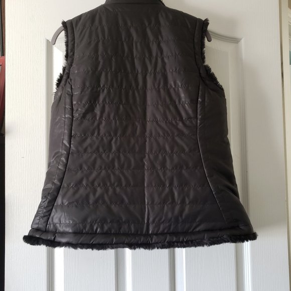 Reversable Zippered Vest - Picture 2 of 4